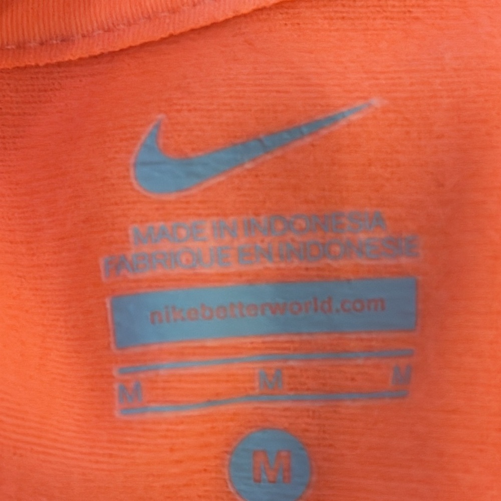 Nike women’s full zip size‎ medium - Picture 5 of 5